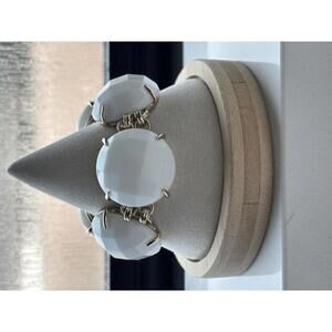 Kendra Scott. White Faceted Stone Stretch Bracelet with Gold-Tone Setting